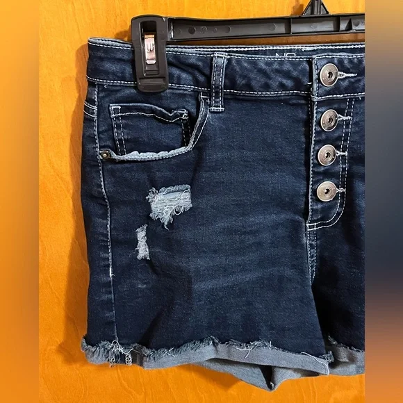 no boundaries size 13 high rise distressed dark wash shorts - Picture 3 of 8